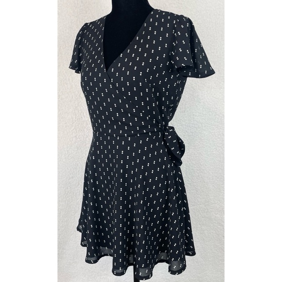 ABERCROMBIE & FITCH • Black/White Polka Dot Print Faux Wrap V-Neck Mini Dress - Picture 5 of 16